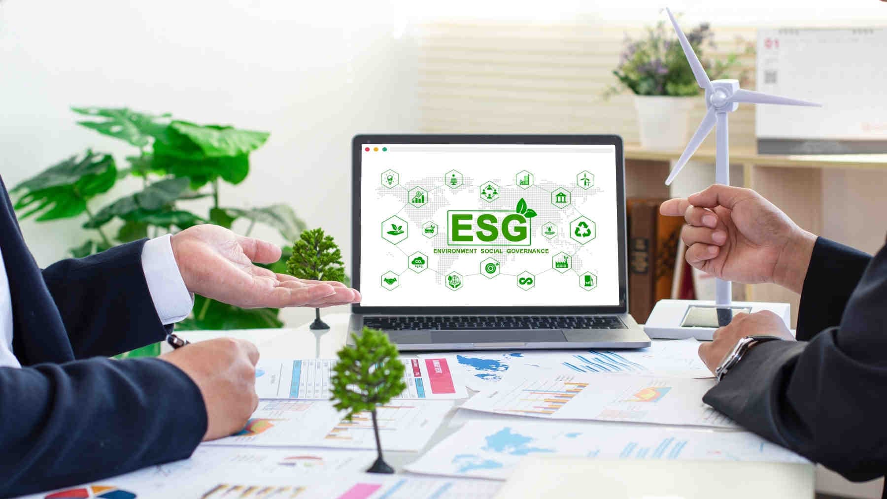 Investimenti ESG vs investimenti ambientali puri: cosa scegliere?