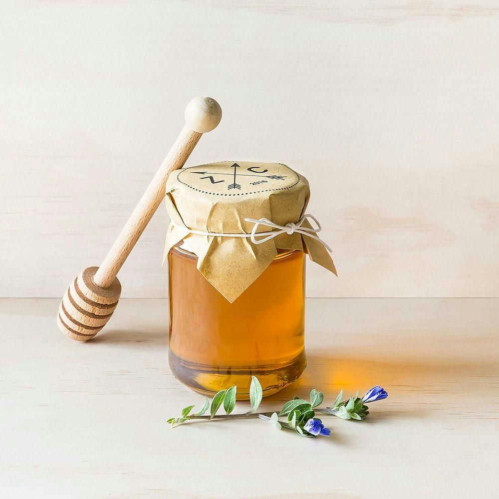 Miele che cura: come combattere mal di gola e raffreddore