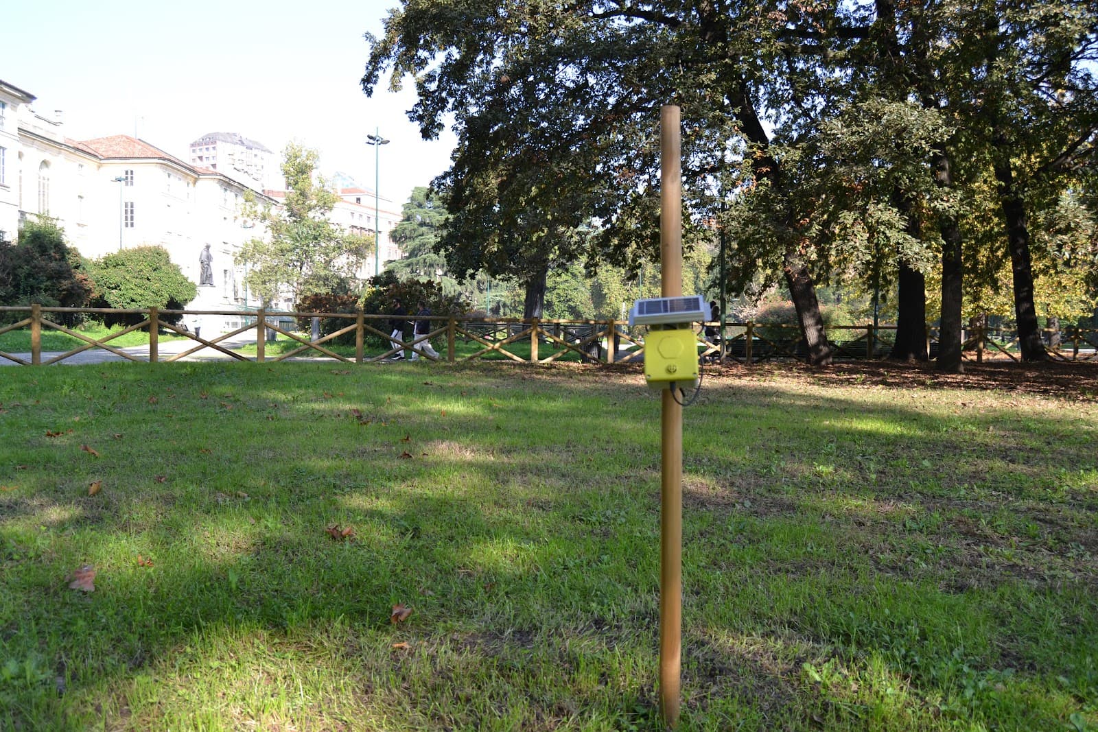 Sensore XNatura Spectrum in un parco di Milano